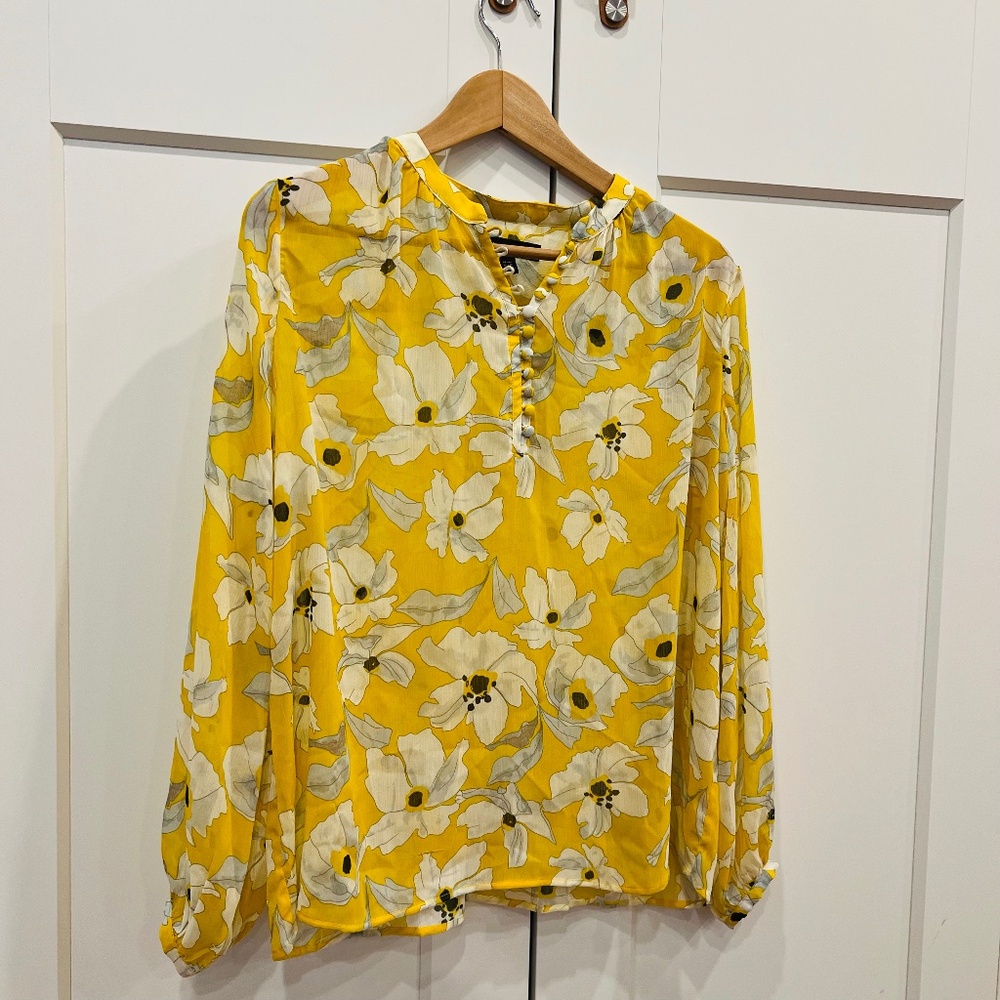 Beautiful Banana Republic Yellow and Cream - Bundle Discount